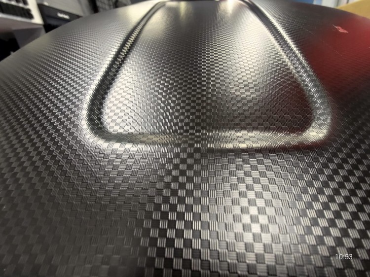 Box dachowy Hakr Magic 320L / CARBON